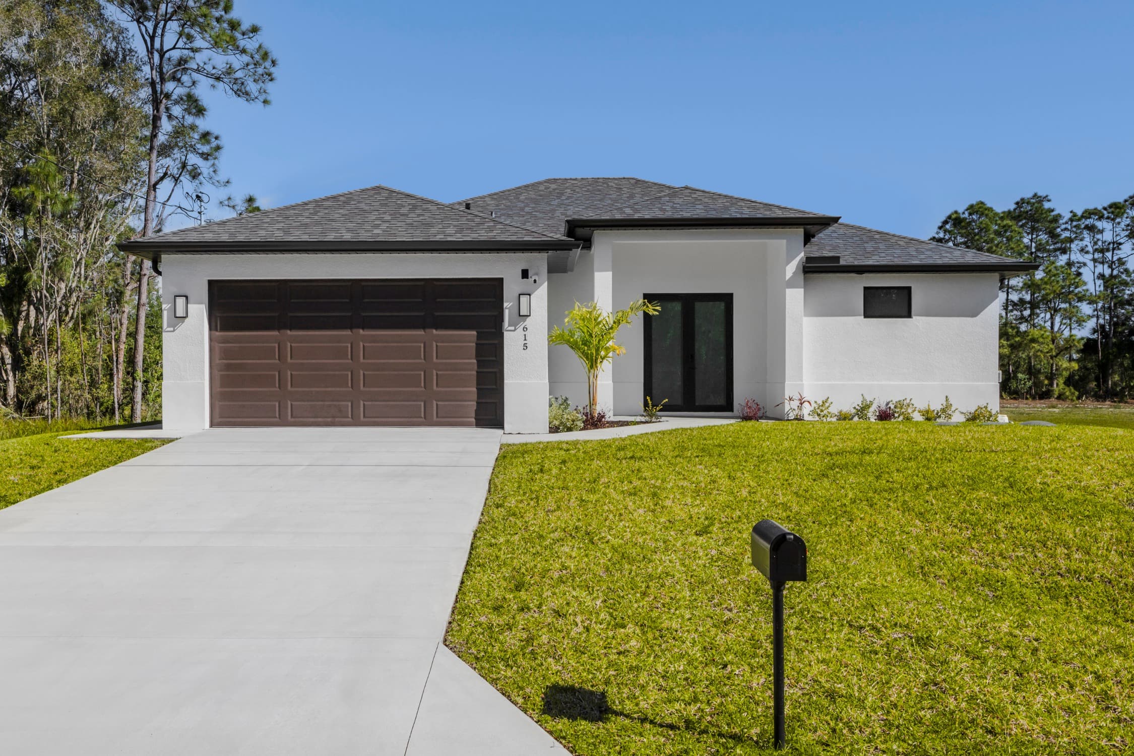 Fort Myers 615 Addison St – 002