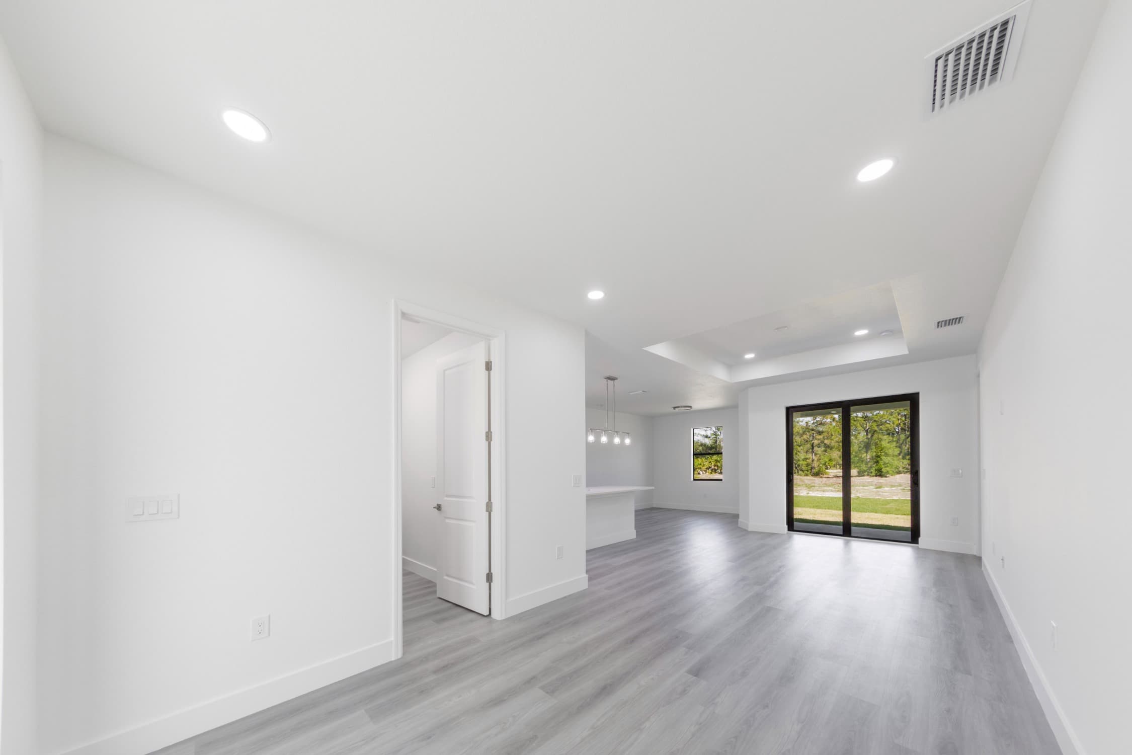 Fort Myers 615 Addison St – 010